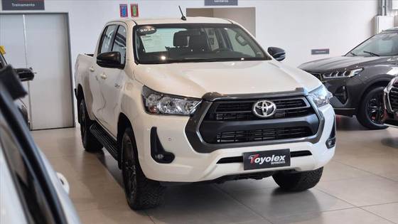 TOYOTA HILUX 2.8 D-4D TURBO DIESEL CD SR 4X4 AUTOMÁTICO